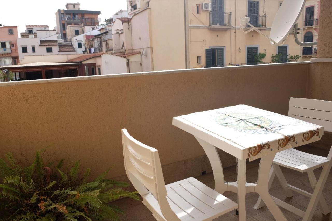 Palermo Old Style - Boutique Apartment With Terrace In Center City Buitenkant foto