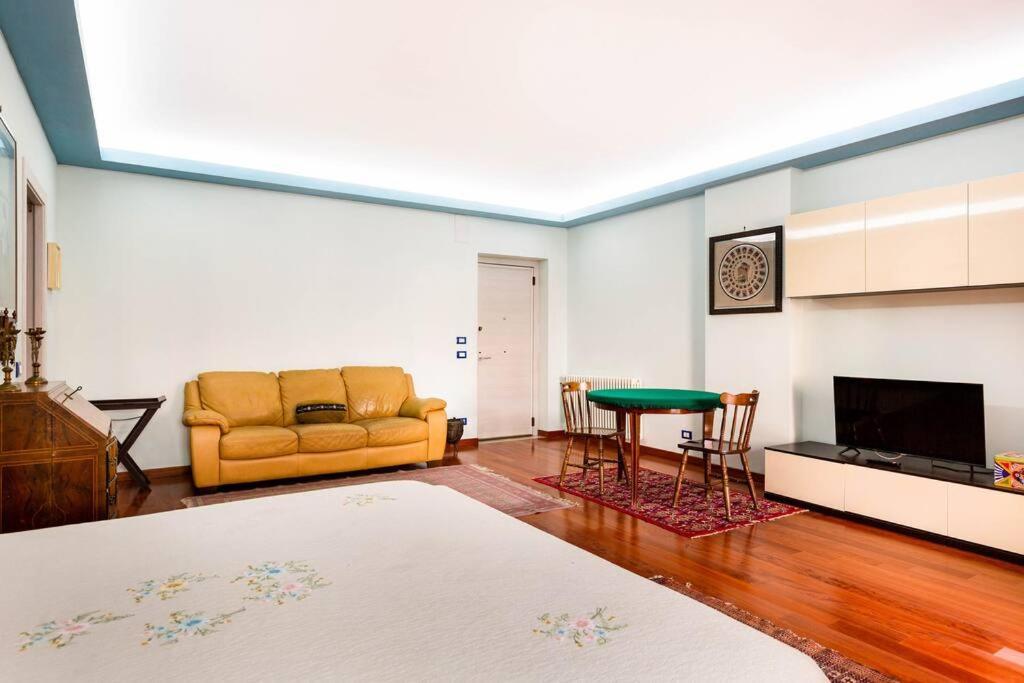 Palermo Old Style - Boutique Apartment With Terrace In Center City Buitenkant foto