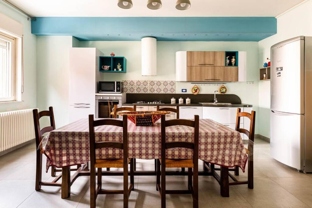 Palermo Old Style - Boutique Apartment With Terrace In Center City Buitenkant foto